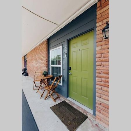 Urban 2Br Apartment In The Heart Of The Heights Houston Exterior photo